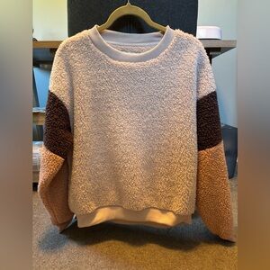 American Eagle pullover fleece.
